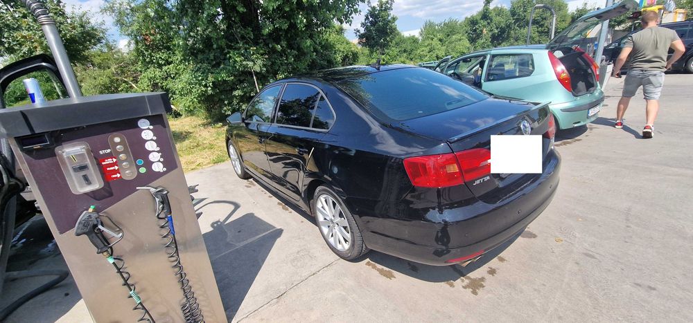 VW Jetta mk6 2.5 SE - АГУ + допълнителни екстри