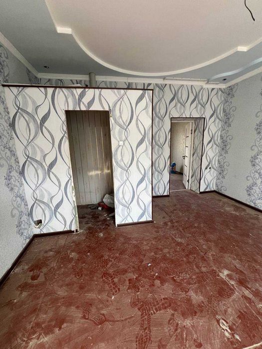 Zangiota.Bozsuv.6xonali uyni 12sotihda yer narxiga sotaman.Barter bor