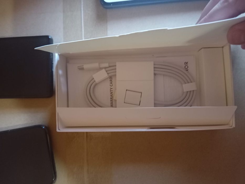 3 telefoane schimb pe iPhone!