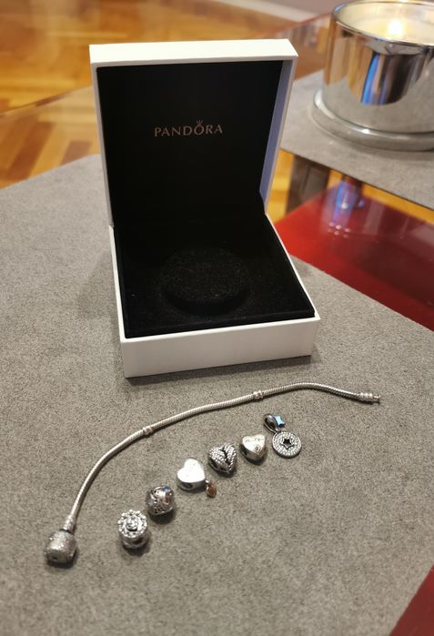 Vând brățară Pandora