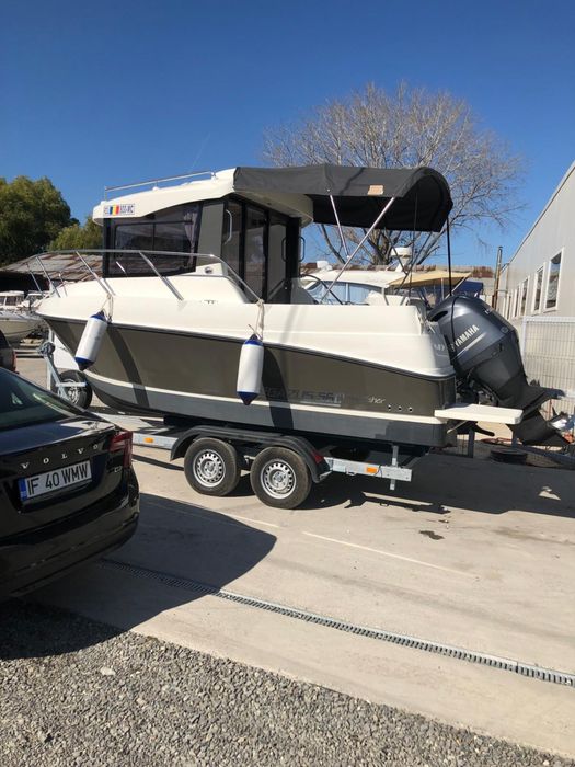 Barca +motor de vanzare
