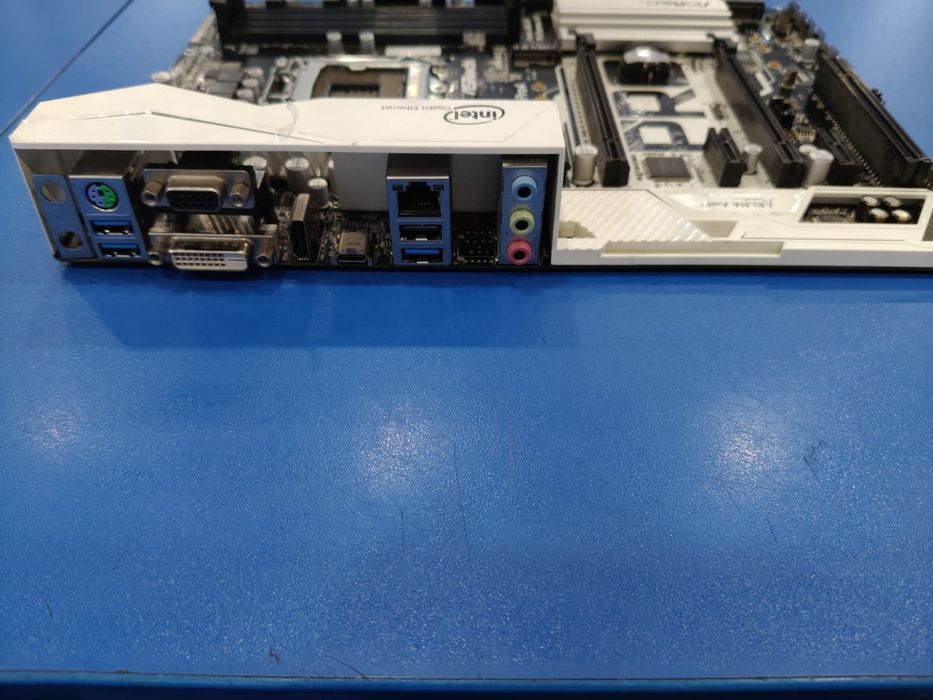 Продам материнскую плату ASRock B250 Pro4