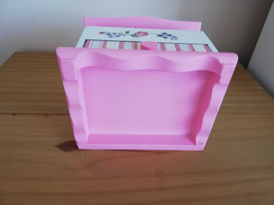 Мини тоалетка дървена с огледало и ръчна декорация