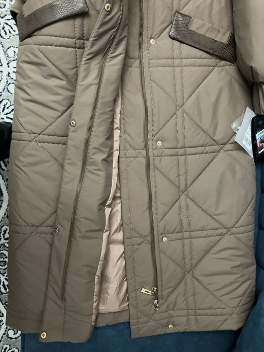 Продам пальто Max Mara, наполнитель верблюжка, норковый воротник