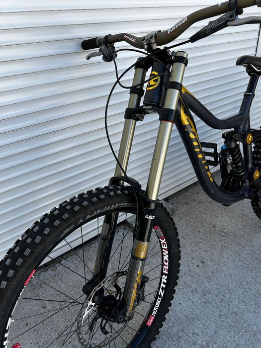 Bicicleta Full Suspension Kona Operator Fox VAN RC RockShox BoXXer