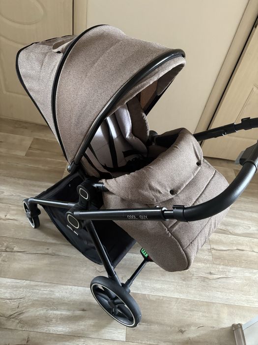 Коляска прогулочная