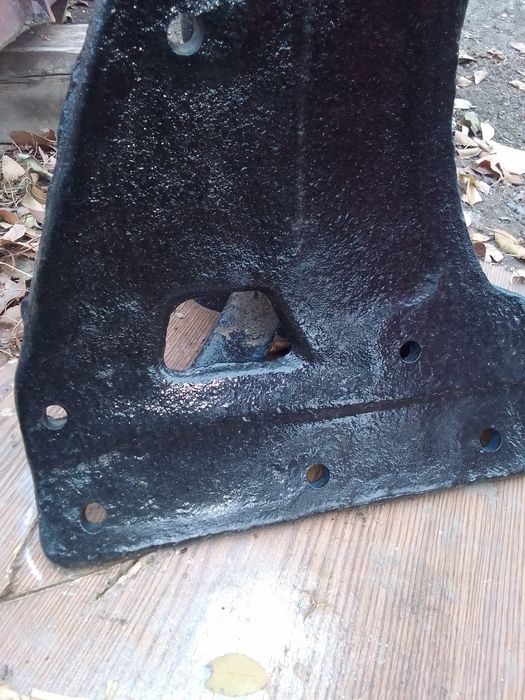 Продам  стойку плуга ПЛН -35