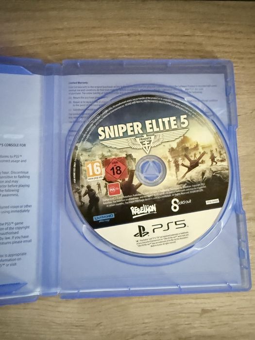 Vand Red Deat Redemption  2 si Sniper Elite 5 inpecabile