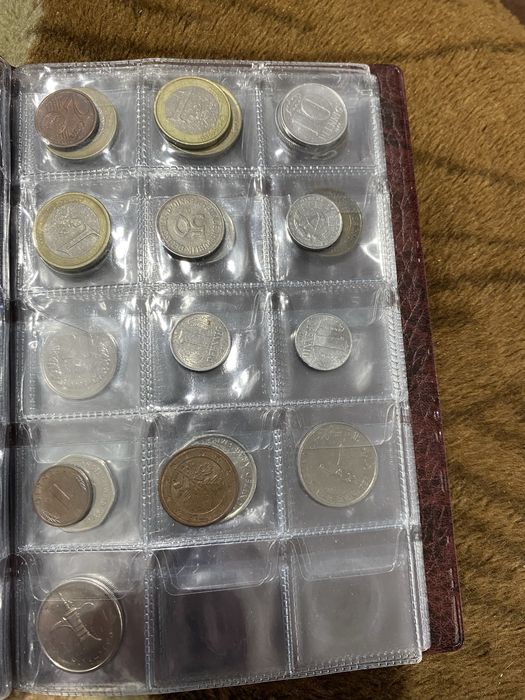 Продам монеты  набор