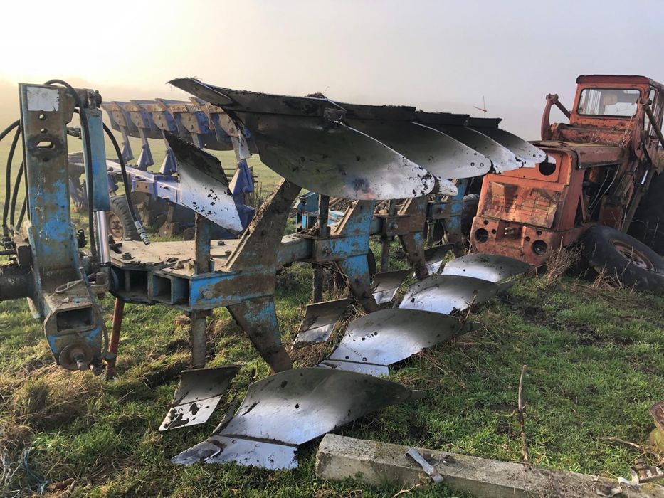 Plug 4 și 5 brazde reversibile