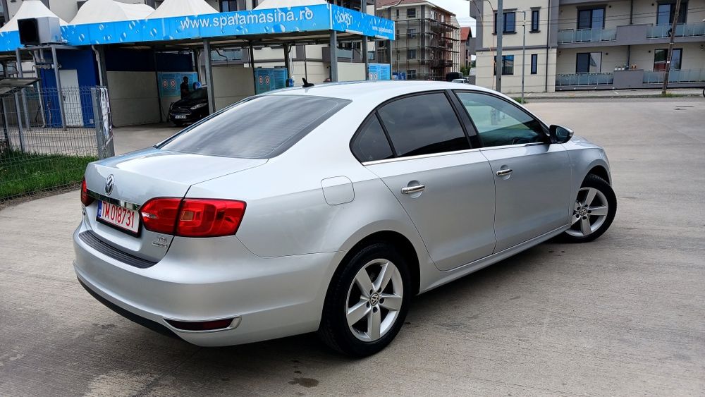 VOLKSWAGEN Jetta 2012 — imagine 4