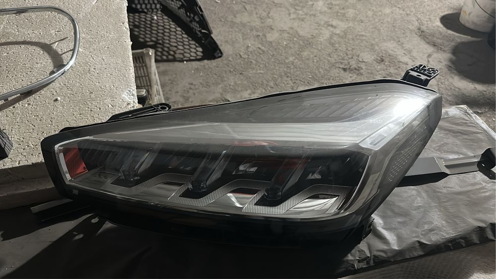 Фара левая оригинал с машины .