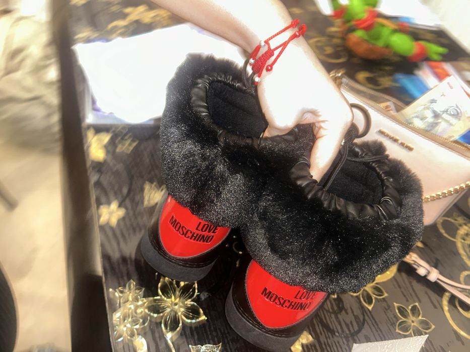Cizme love moschino
