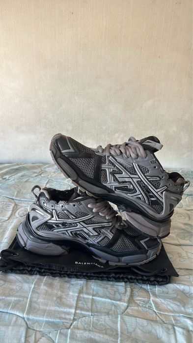 balenciaga runner