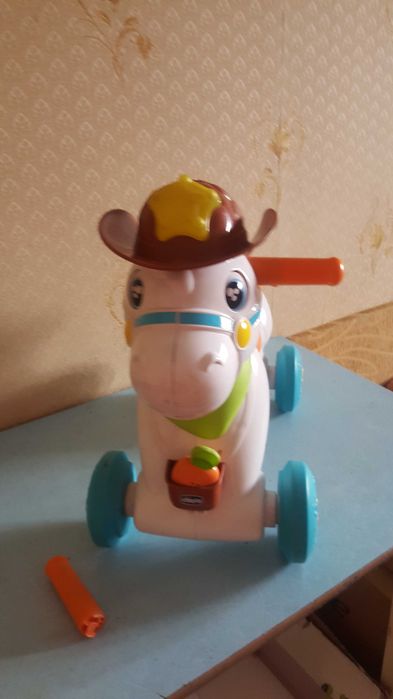 Каталка Chicco "Лошадка Baby Rodeo" 12м+