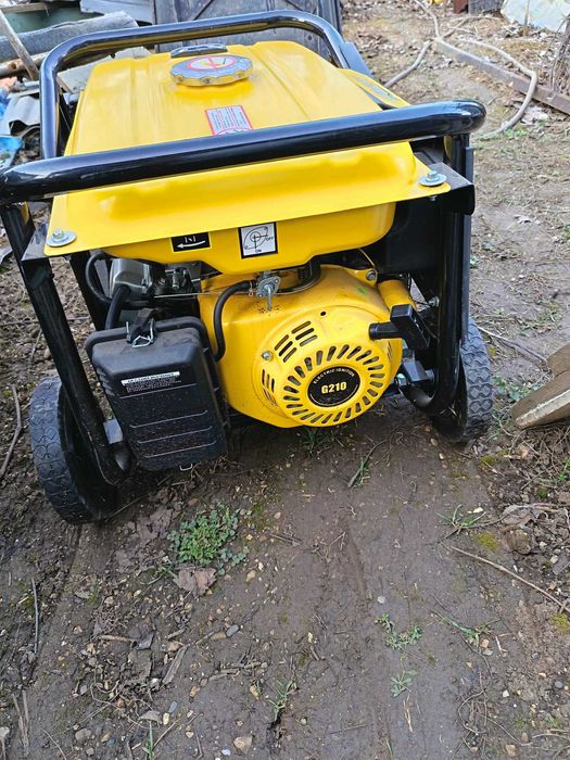 продавам генератор за ток /агрегат/