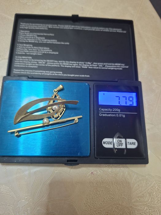 Vând aur de 333 .  8 k