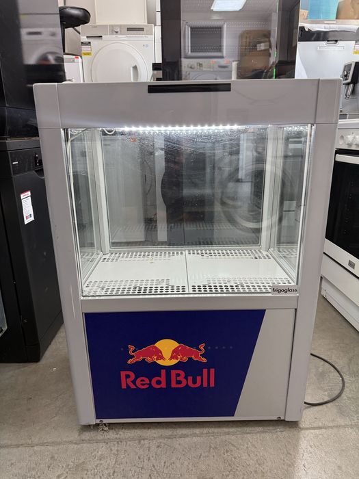 Хладилна витрина Red Bull