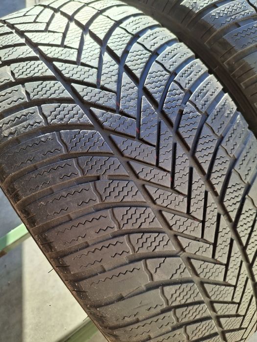 2 Anvelope de iarnă 255 55 r18 Bridgestone