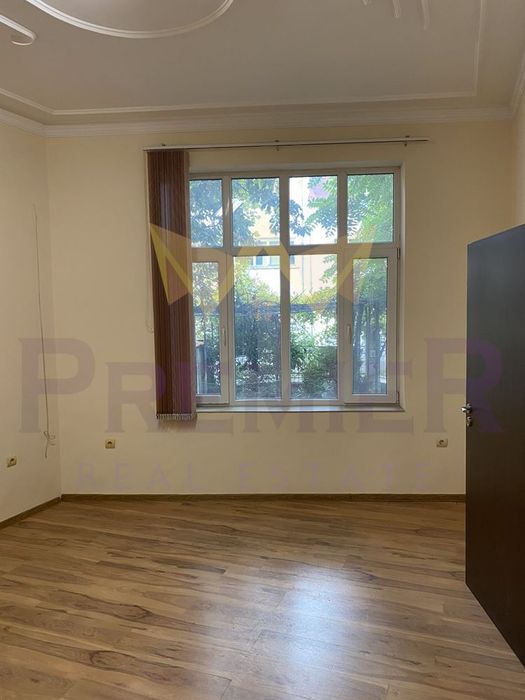 Дава се под наем Офис в Варна, Център - 75 кв.м за 700 € - Снимка #1