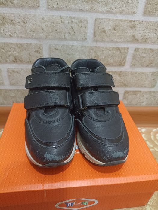 Утеплённые кроссовки