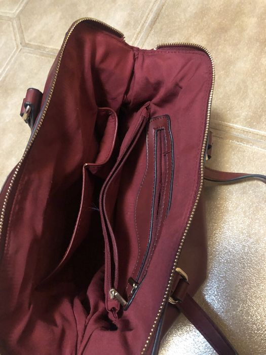 Чанта в модерен тренди цвят бордо