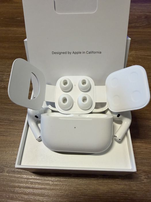 AirPods Pro with Wireless Charging Case