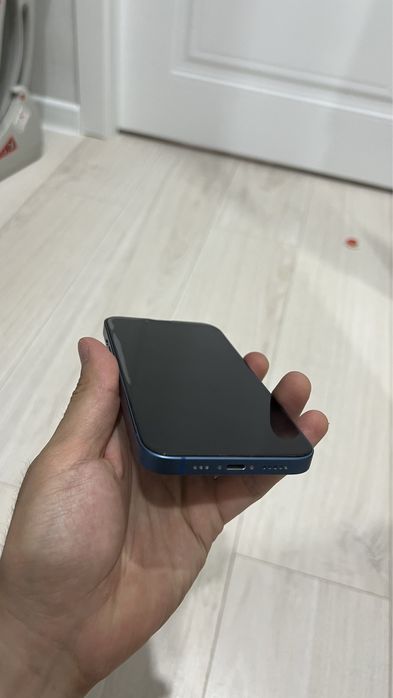 Продам Iphone 13