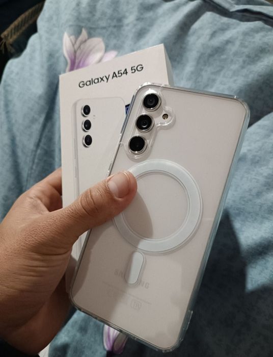 Samsung A54 5G sotiladi holati yangi turibdi