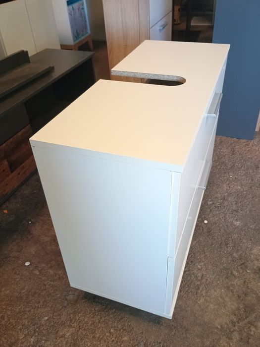 Шкаф за подмивка