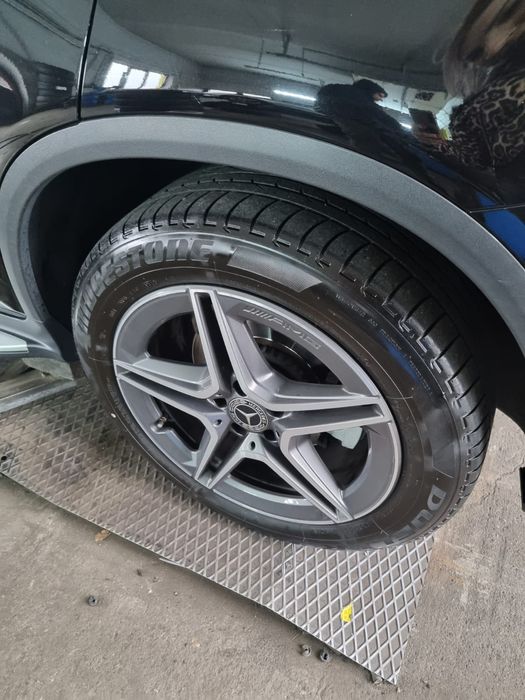 Vand anvelope vara Bridgestone 235 55 R19