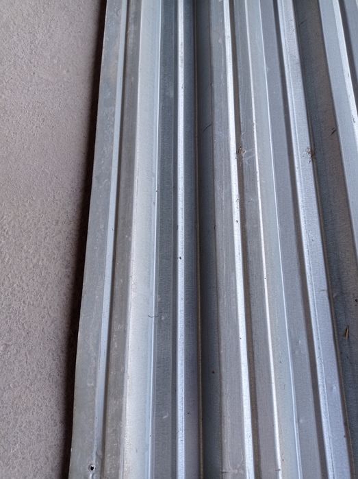 Profnastil 0.5 qalinligi sotiladi