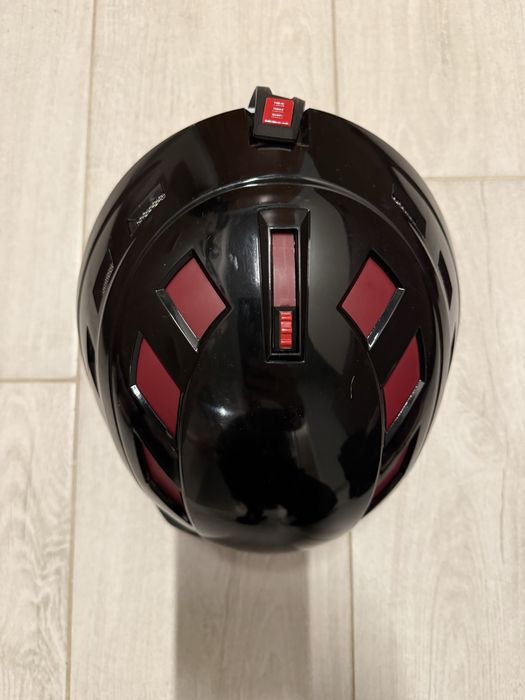 Каска за ски / snowboard UVEX, размер M, 56-58 см