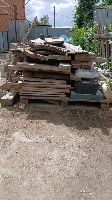 Продается лес (балки 150х50мм длина 6м, доски 150мм)