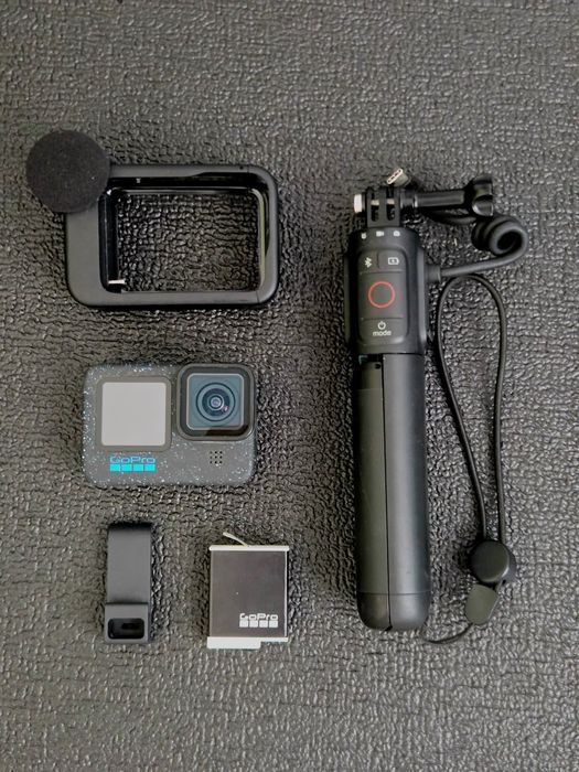 GoPro Hero 12 Black Edition + Trepied Volta + GoPro Media Mod + Baterie Extra