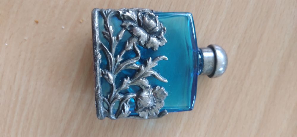 шишенце за парфюм