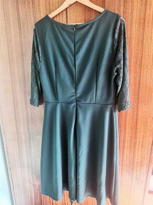 Дамска тъмнозелена рокля