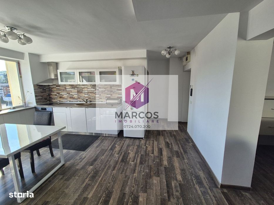 Vand apartament in centru