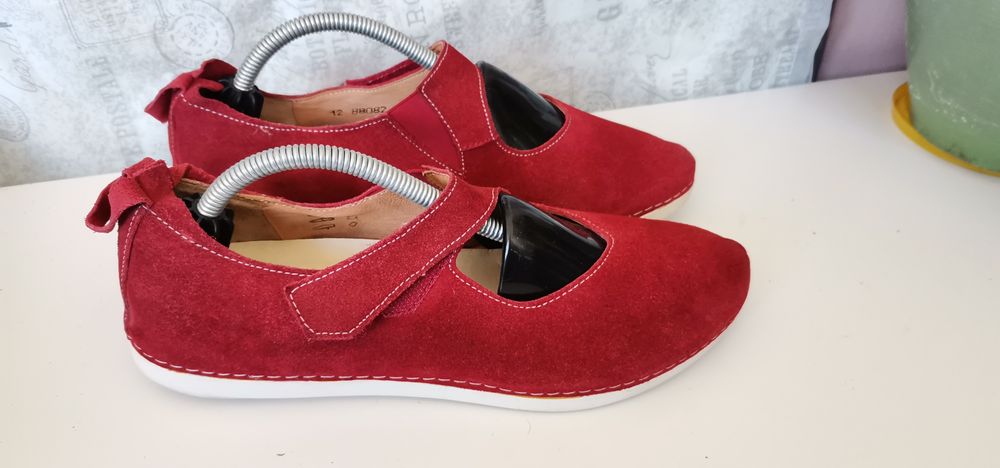 Червени обувки Think! 37.5н.Естествена велур