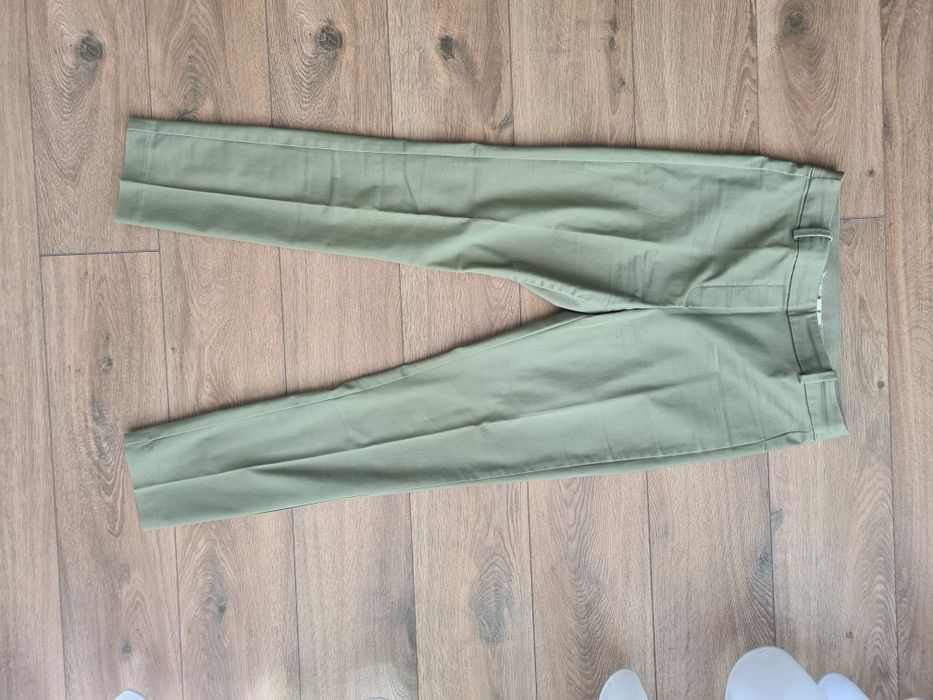 Pantaloni kaki H&M