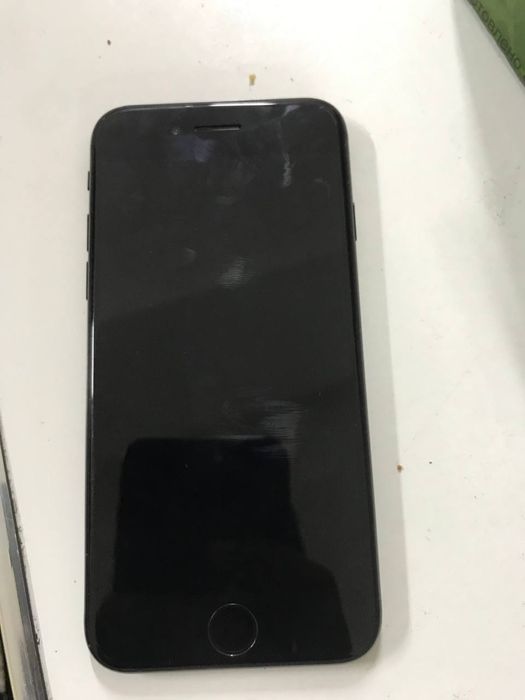 Iphone SE 2020 lekin yili 2021