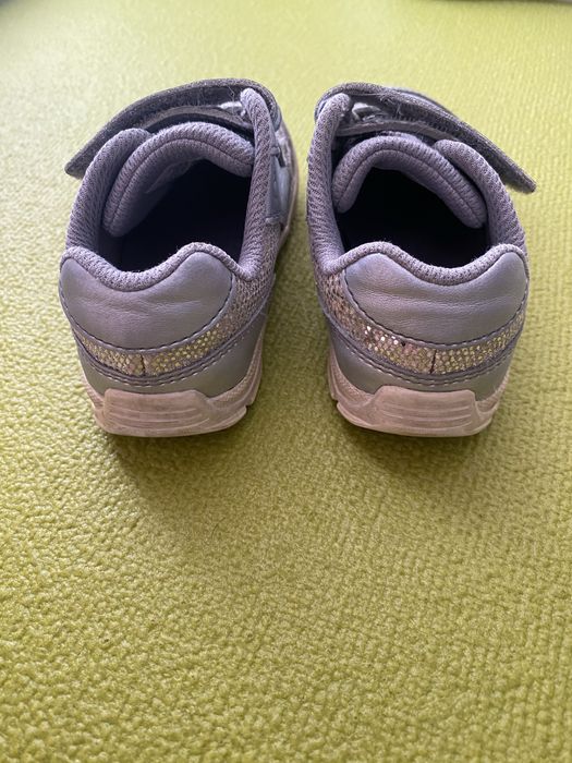 Серебристые кроссовки Clarks, 23 р