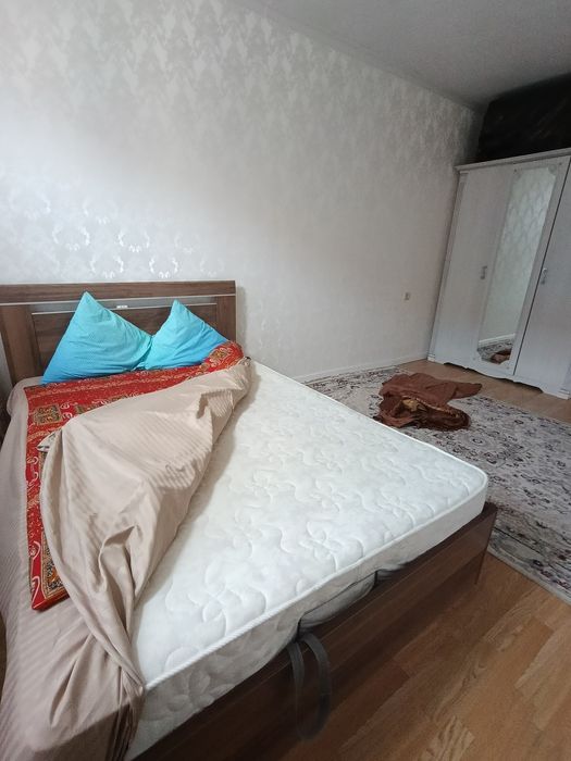 Двухместное кровать с матрасом