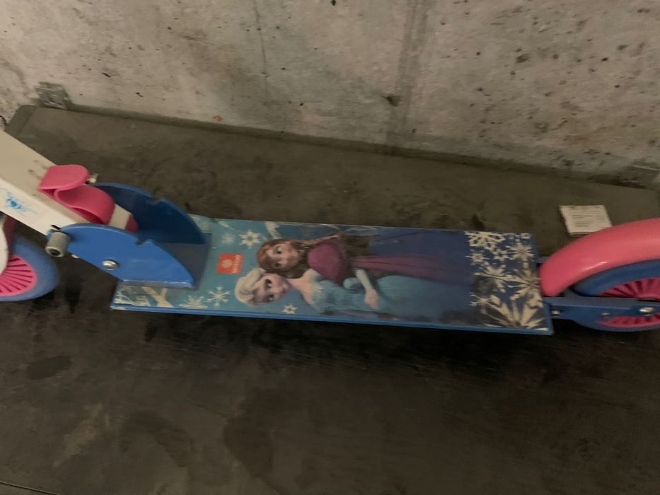 Trotineta copii si casca de protecție