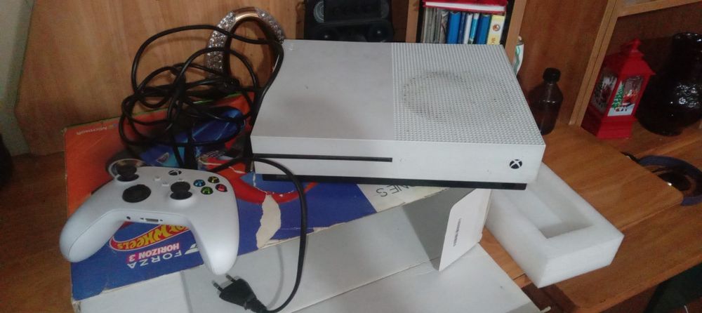 Продам икс бокс б/у