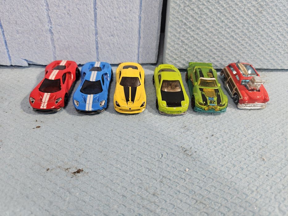 Колички Hotweels Machbox  и др.