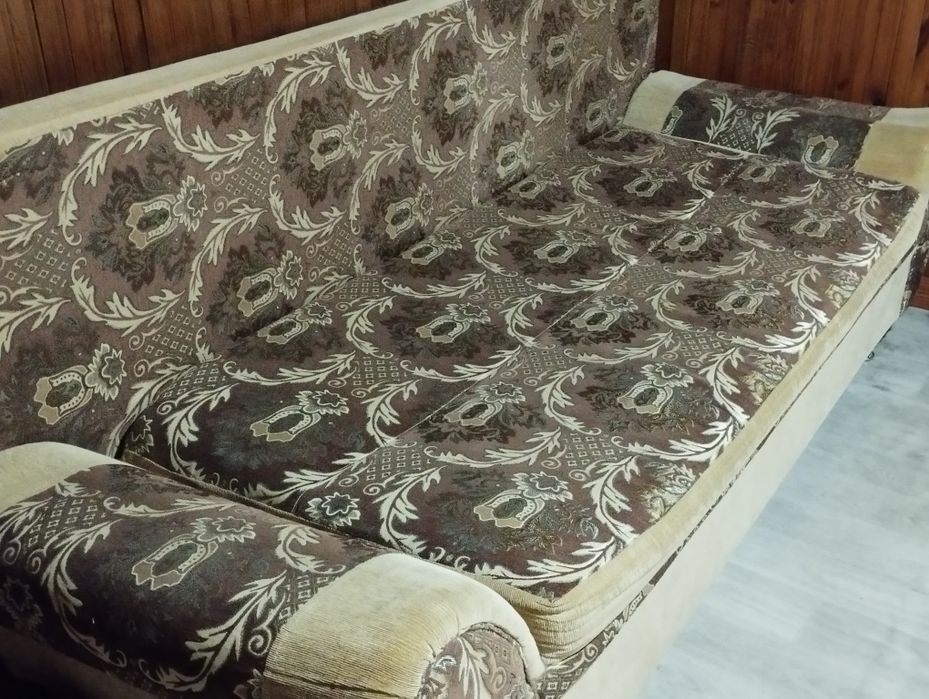 Продам диван в хорошем состояний.