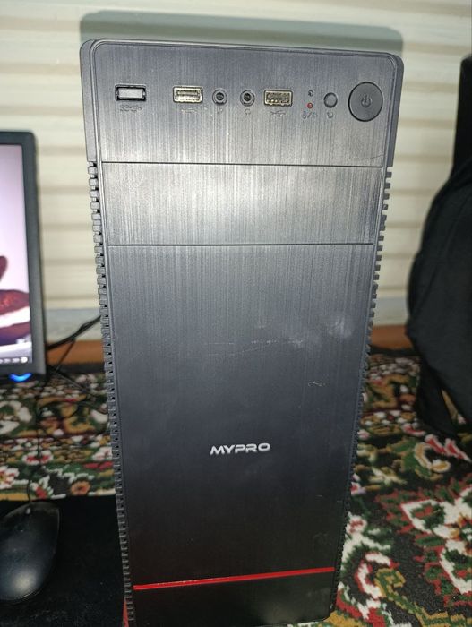 Kreslo va kompyuter sotiladi!