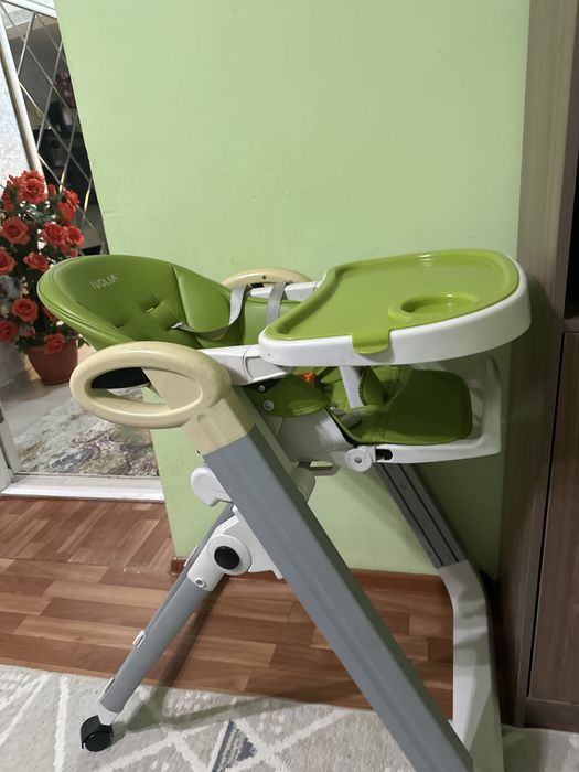 Это детский стульчик для кормления Ivolia