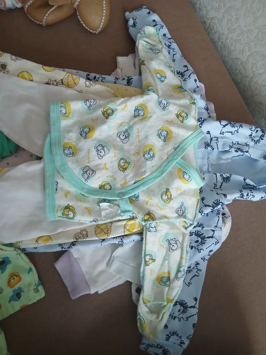 Продается пакет вещей на фото